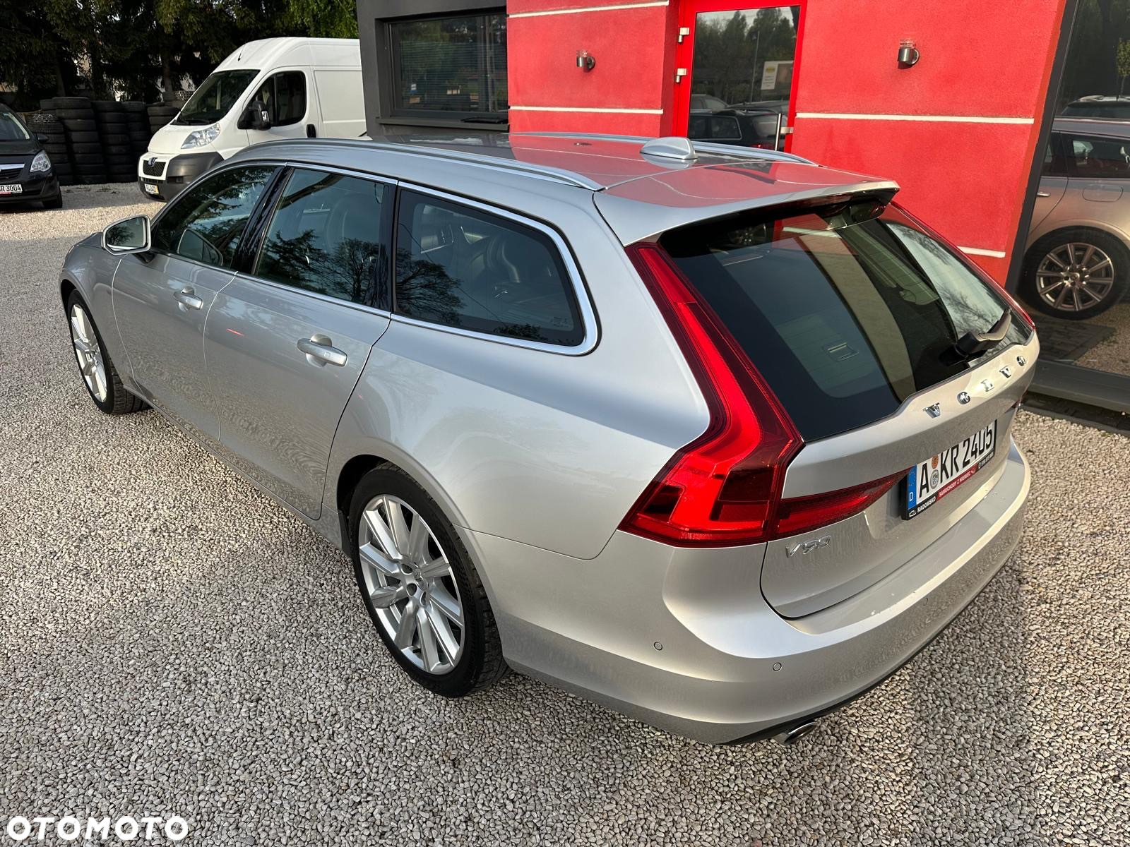 Volvo V90 D4 Momentum - 18