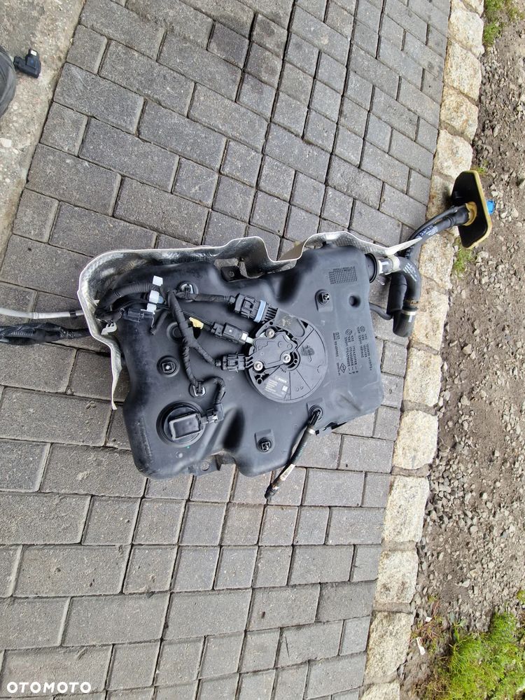 ZBIORNIK ADBLUE RENAULT MASTER IV 2022r 208993933R - 11