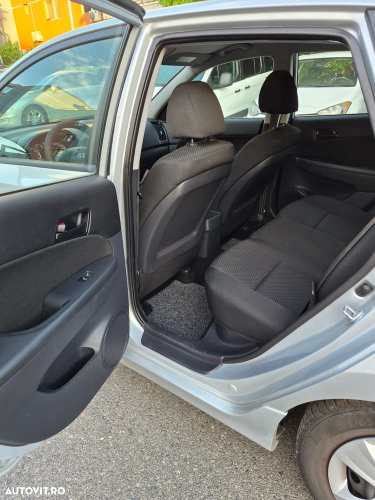 Hyundai i30 1.4 DOHC GL Comfort E - 6