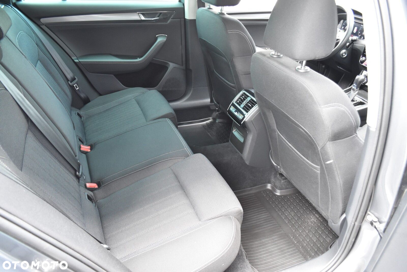 Skoda Superb 2.0 TDI SCR Style DSG - 34