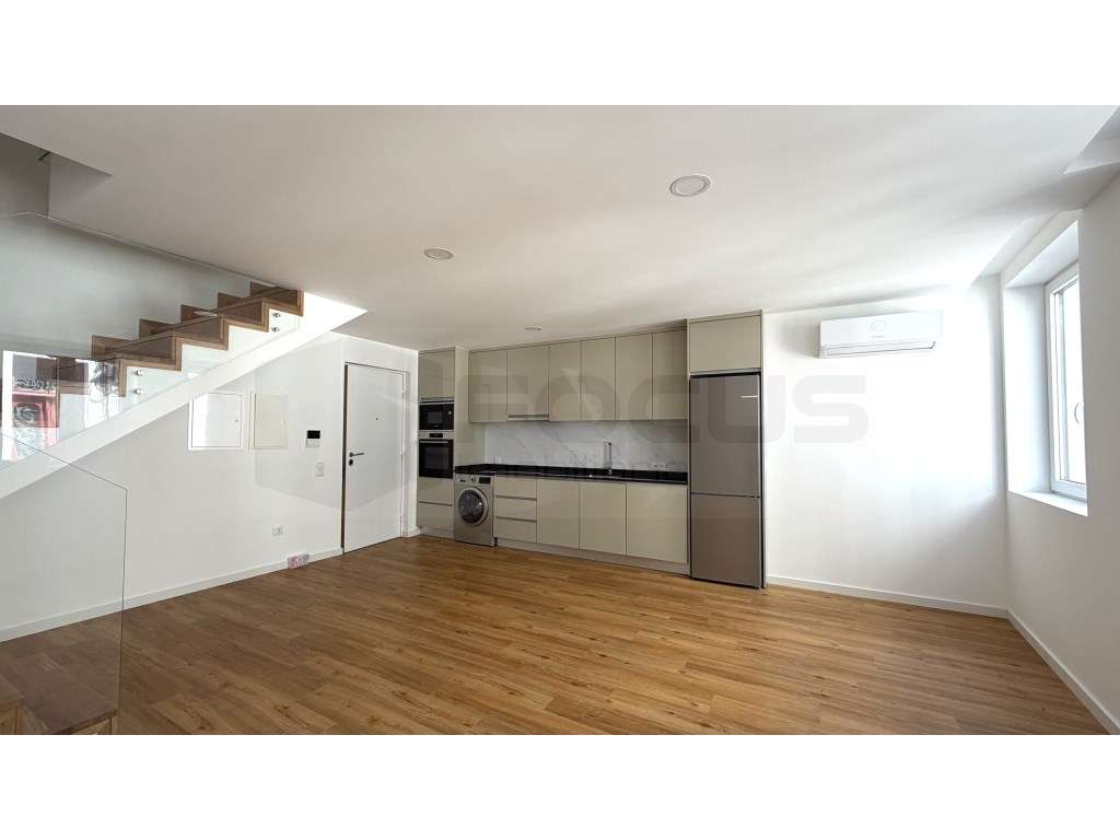 Fantástico Apartamento T2 Duplex em Plena Zona Histórica de Aveiro - Grande imagem: 2/21