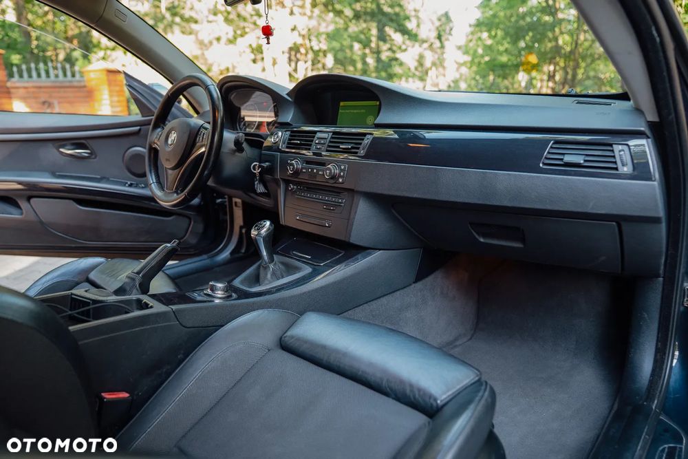 BMW Seria 3 325i - 18