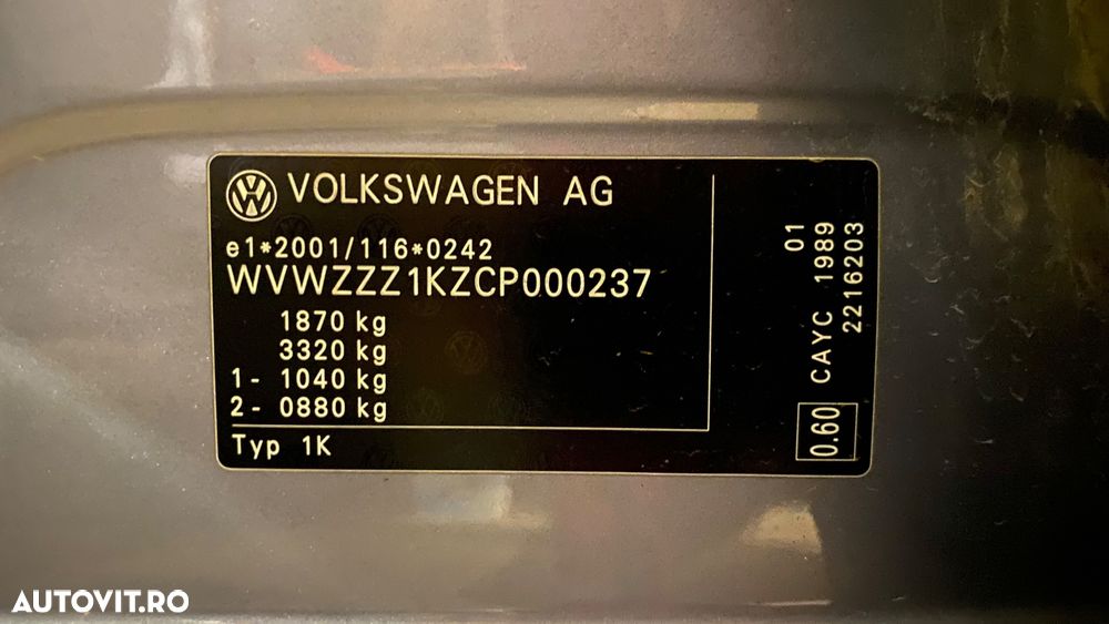 Volkswagen Golf 1.6 TDI BlueMotion Technology DPF Trendline - 17