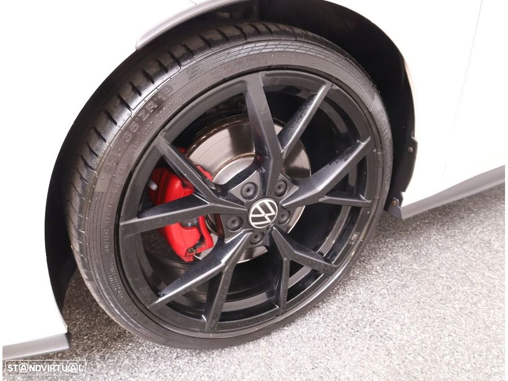 VW Golf 2.0 TDI GTD DSG - 38