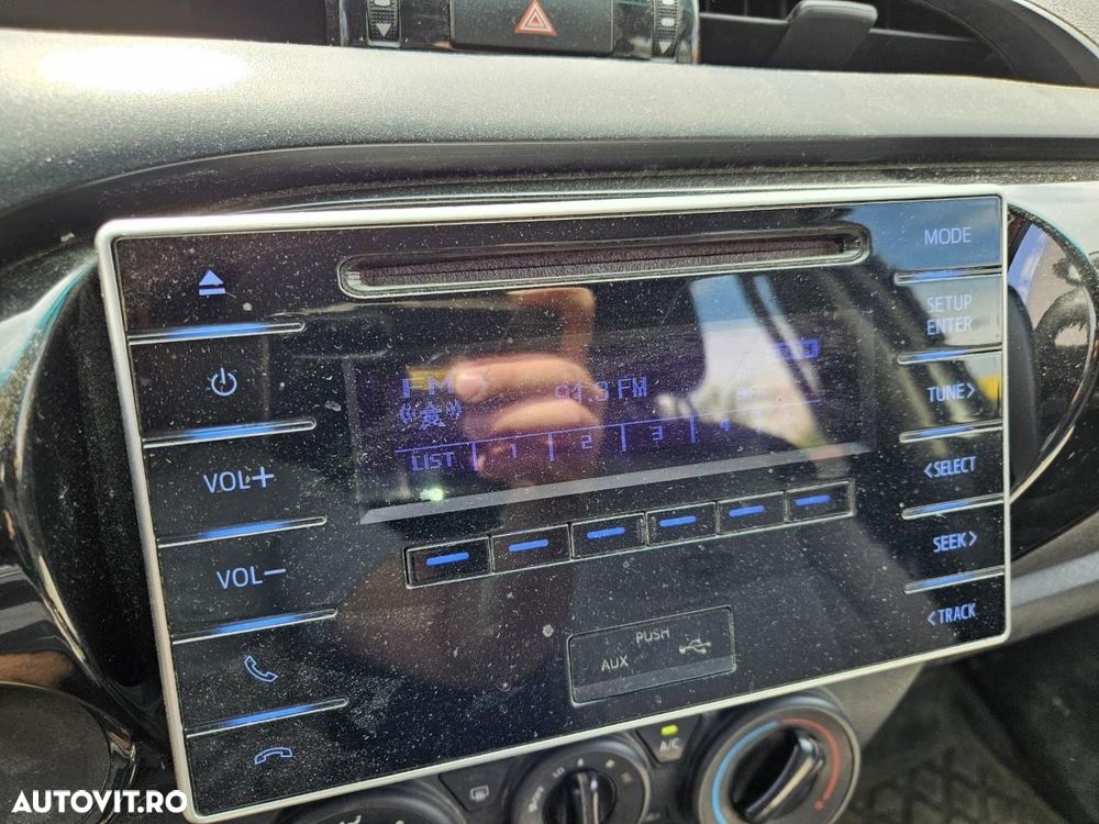 Toyota Hilux 4x4 Double Cab M/T Comfort - 14