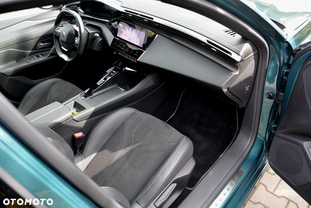 Peugeot 308 180 e-EAT8 GT - 23