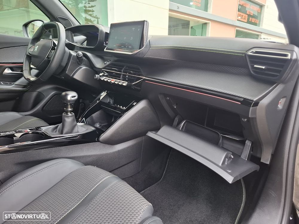 Peugeot 2008 1.2 PureTech GT Line - 44