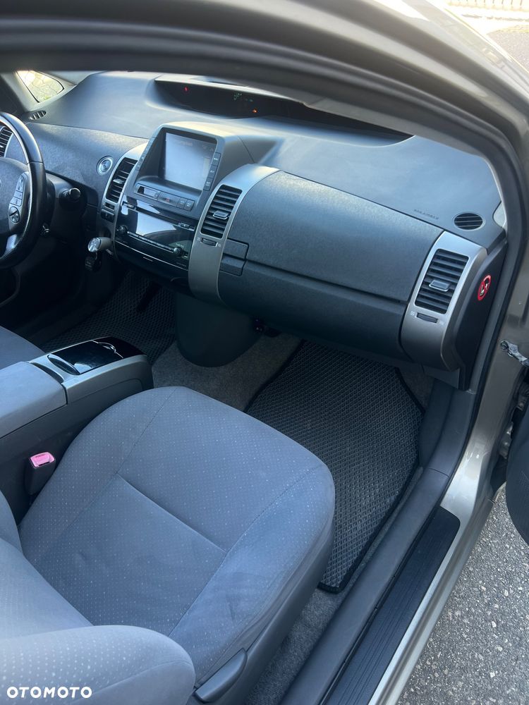 Toyota Prius 1.5 VVT-i Prestige - 7