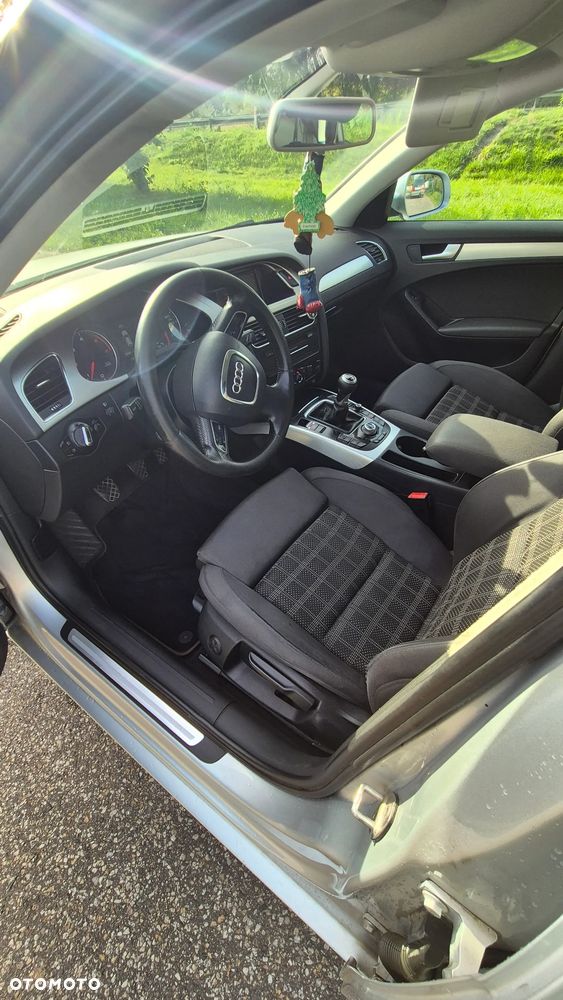 Audi A4 Avant - 11