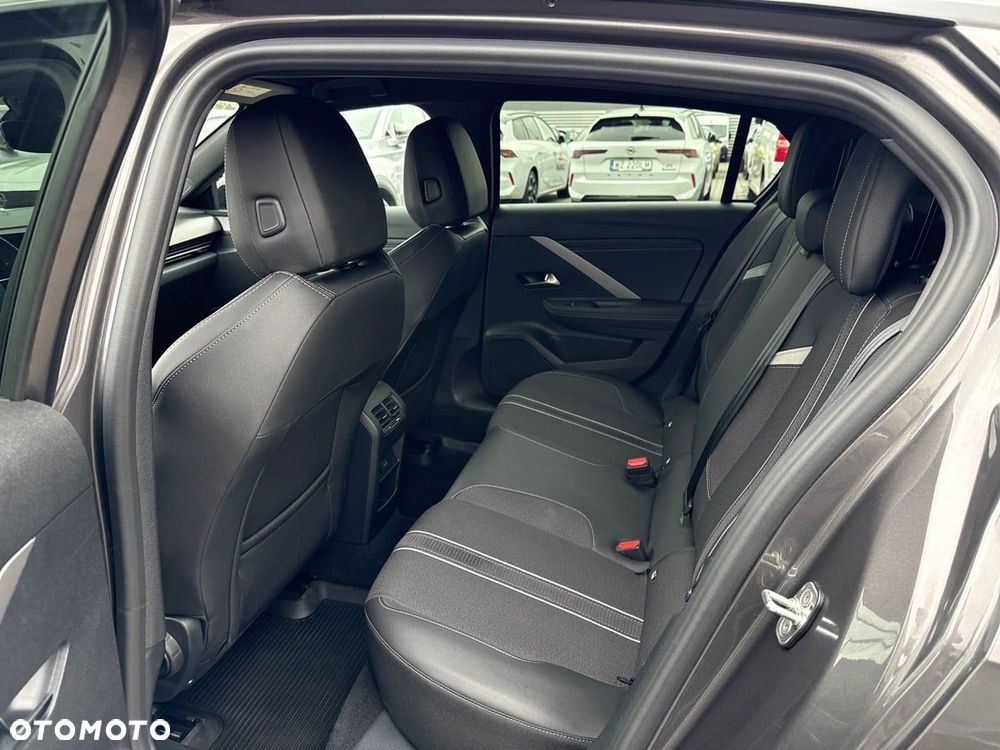 Opel Astra 1.2 T GS S&S - 10