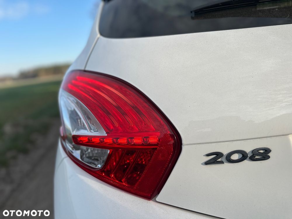 Peugeot 208 - 13