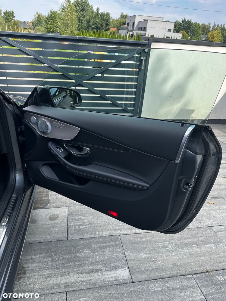 Mercedes-Benz Klasa C 300 9G-TRONIC - 14