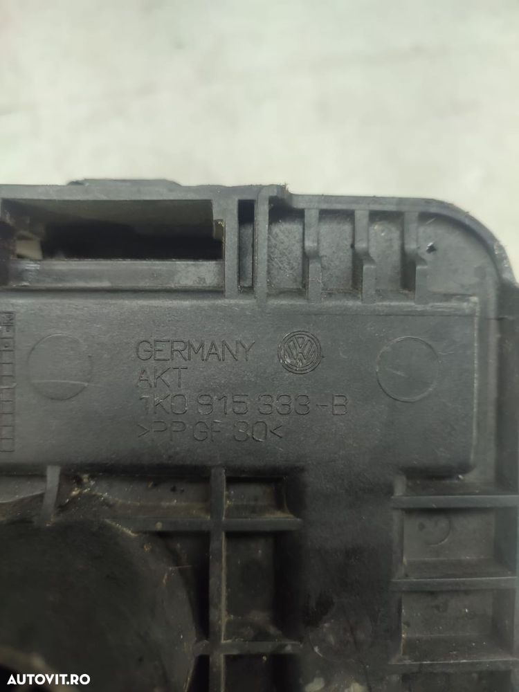 Suport baterie 1k0915333b Audi A3 8P/8PA (facelift) - 2