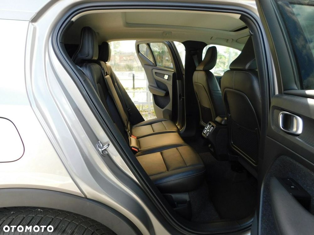 Volvo XC 40 D3 Momentum Pro - 10