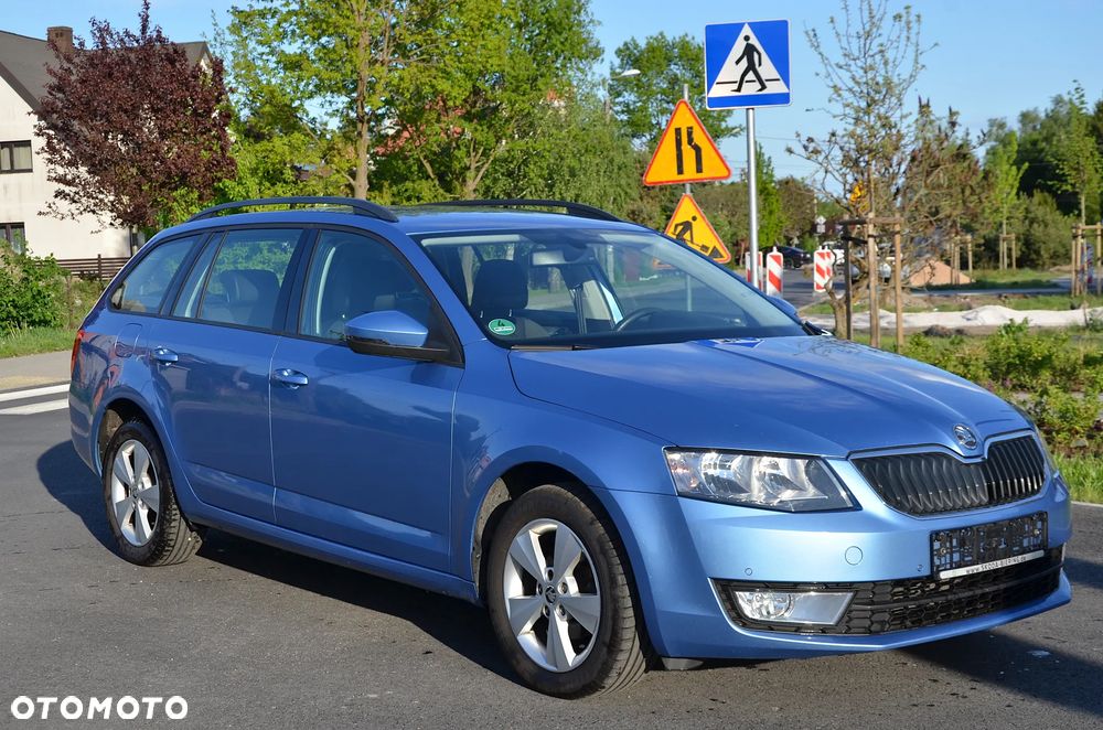 Skoda Octavia 1.6 TDI Elegance DSG - 2