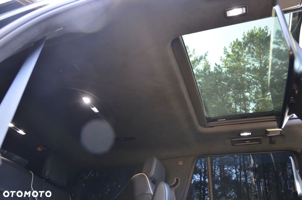 Cadillac Escalade - 31