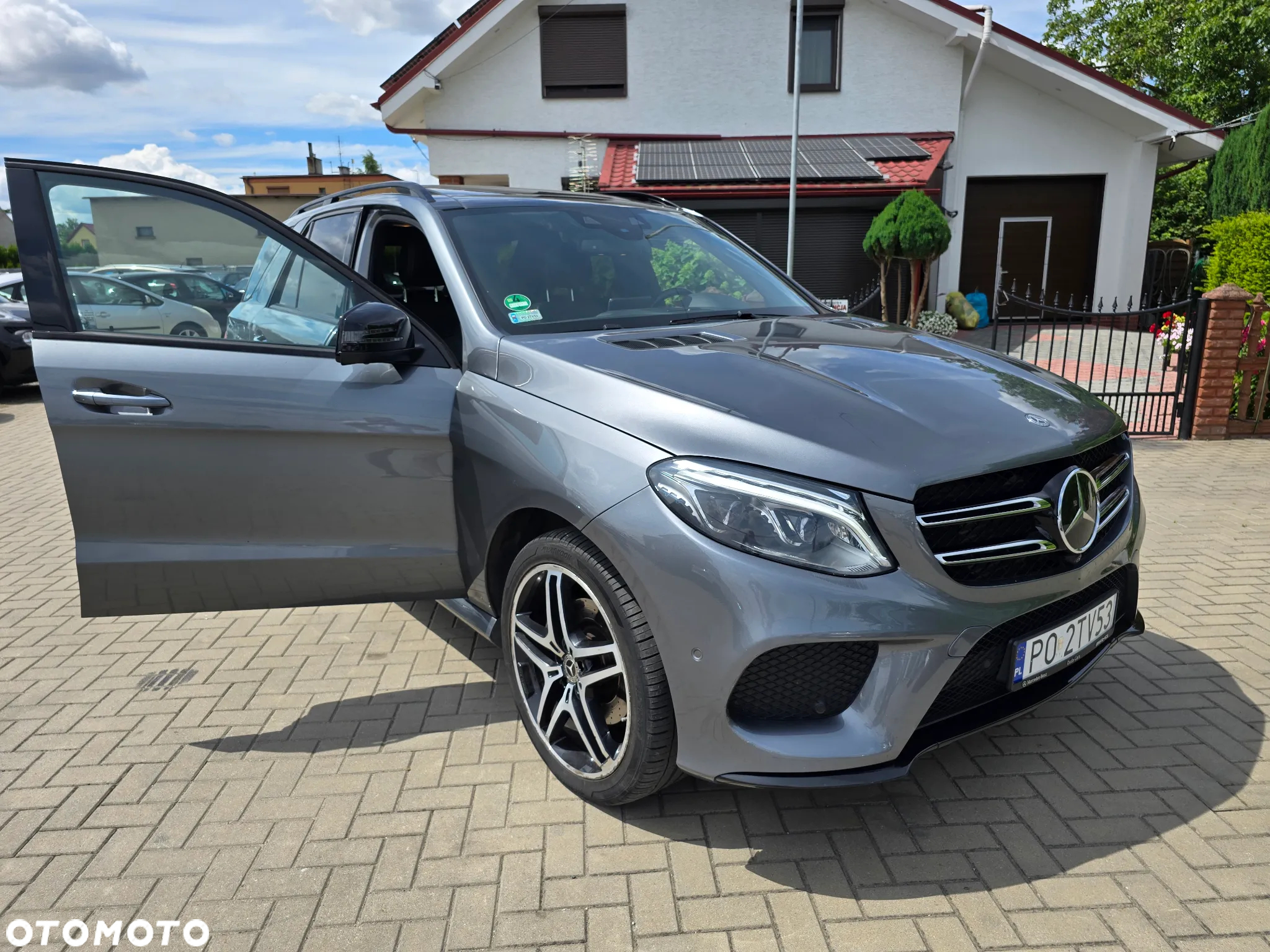 Mercedes-Benz GLE - 24