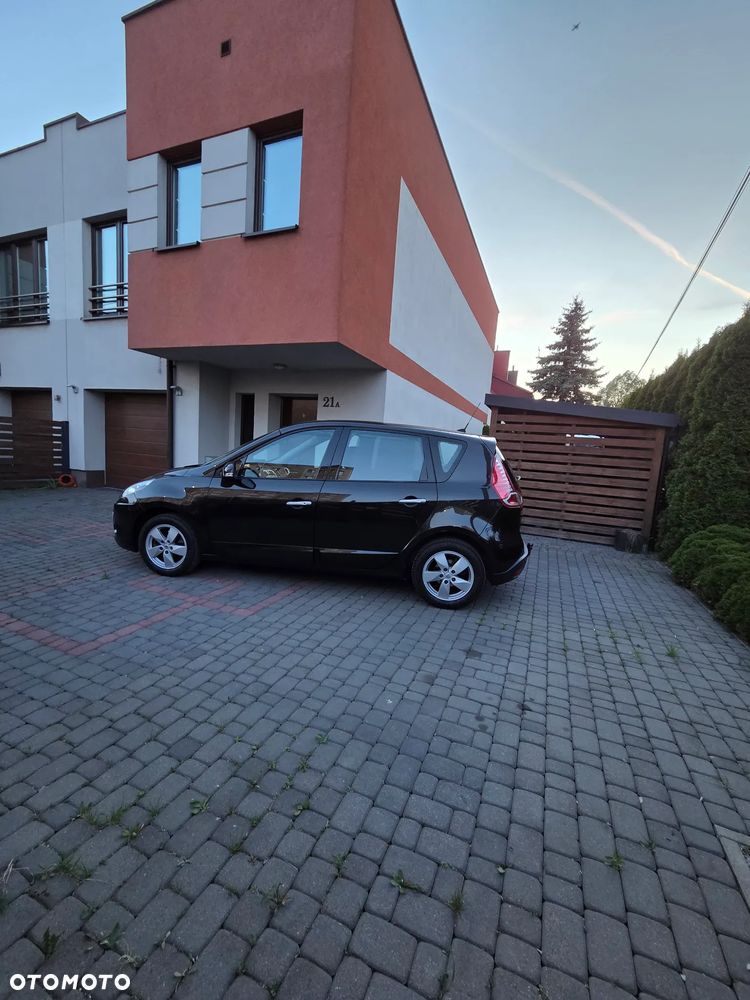 Renault Scenic 1.6 16V 110 Dynamique - 9