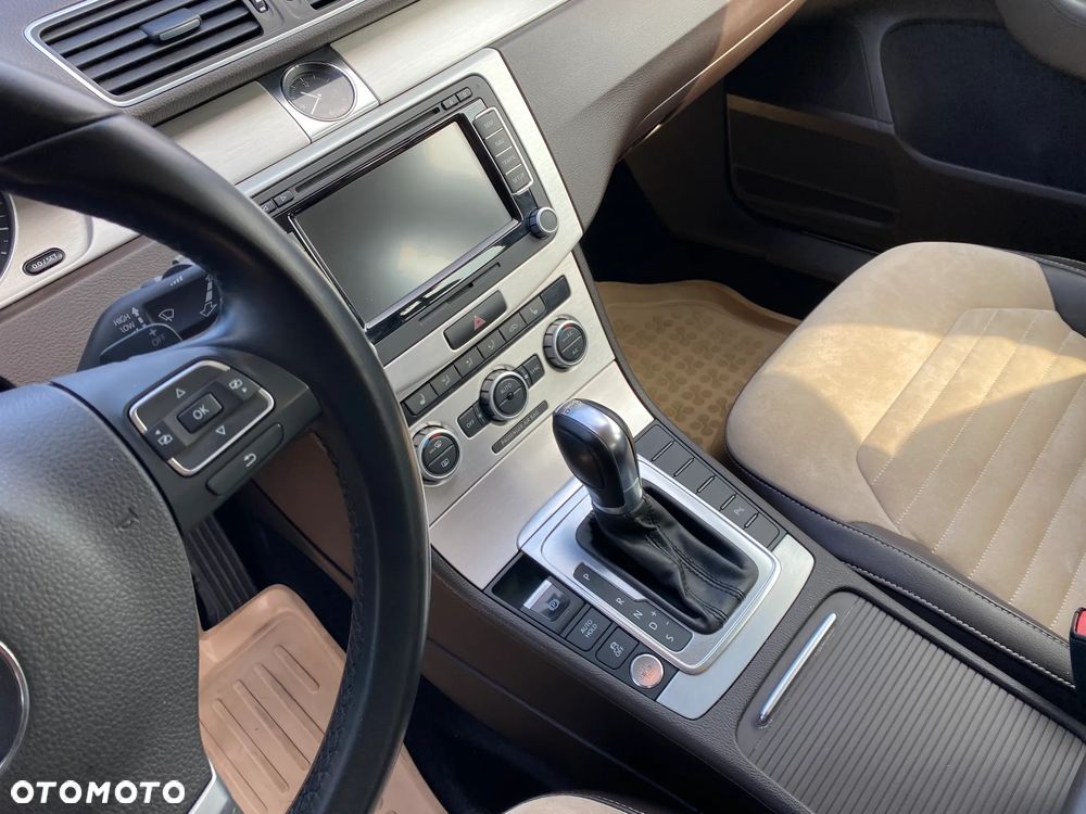 Volkswagen Passat 1.8 TSI Highline DSG - 17