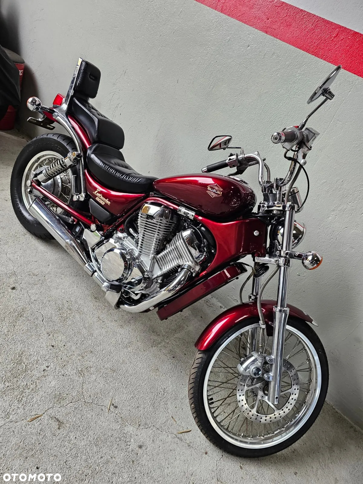 Suzuki Intruder - 8