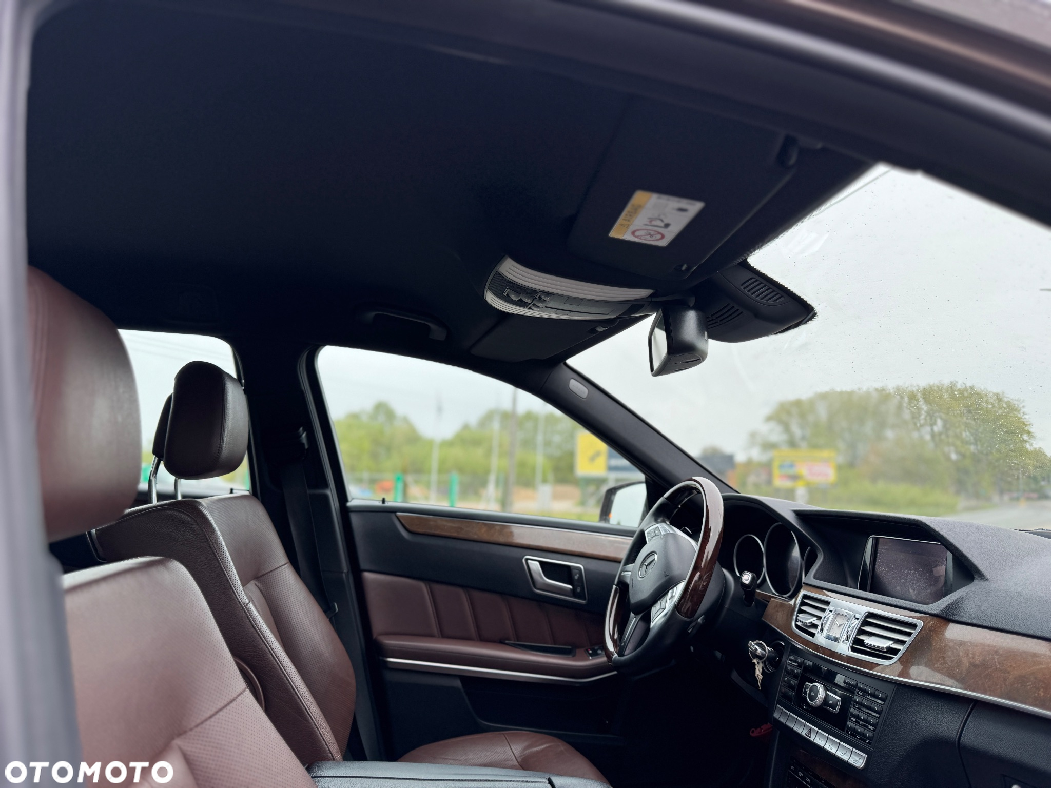 Mercedes-Benz Klasa E 220 T BlueTEC 4Matic 7G-TRONIC Avantgarde - 21