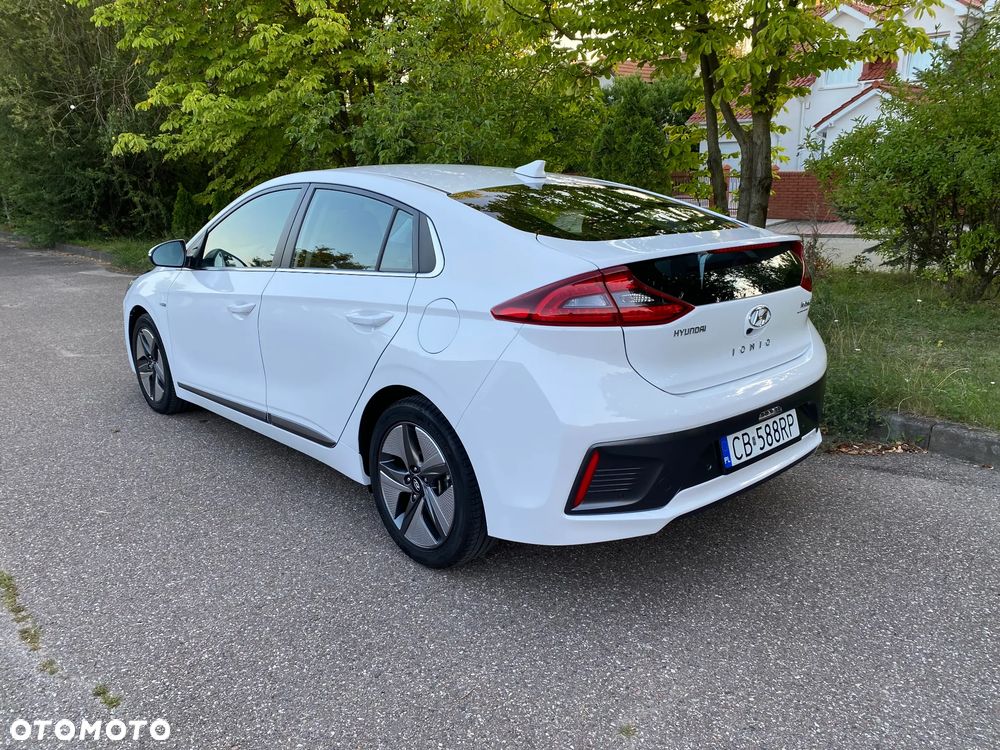 Hyundai IONIQ - 21