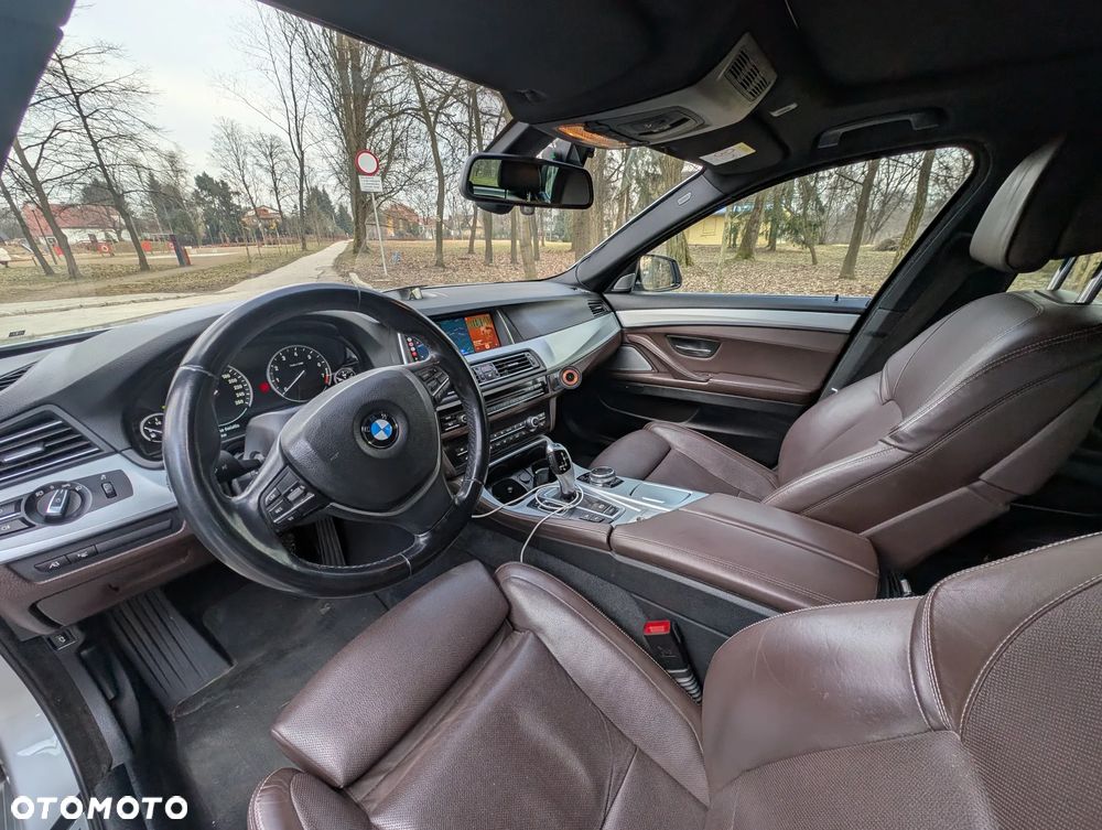 BMW Seria 5 528i xDrive Luxury Line - 16