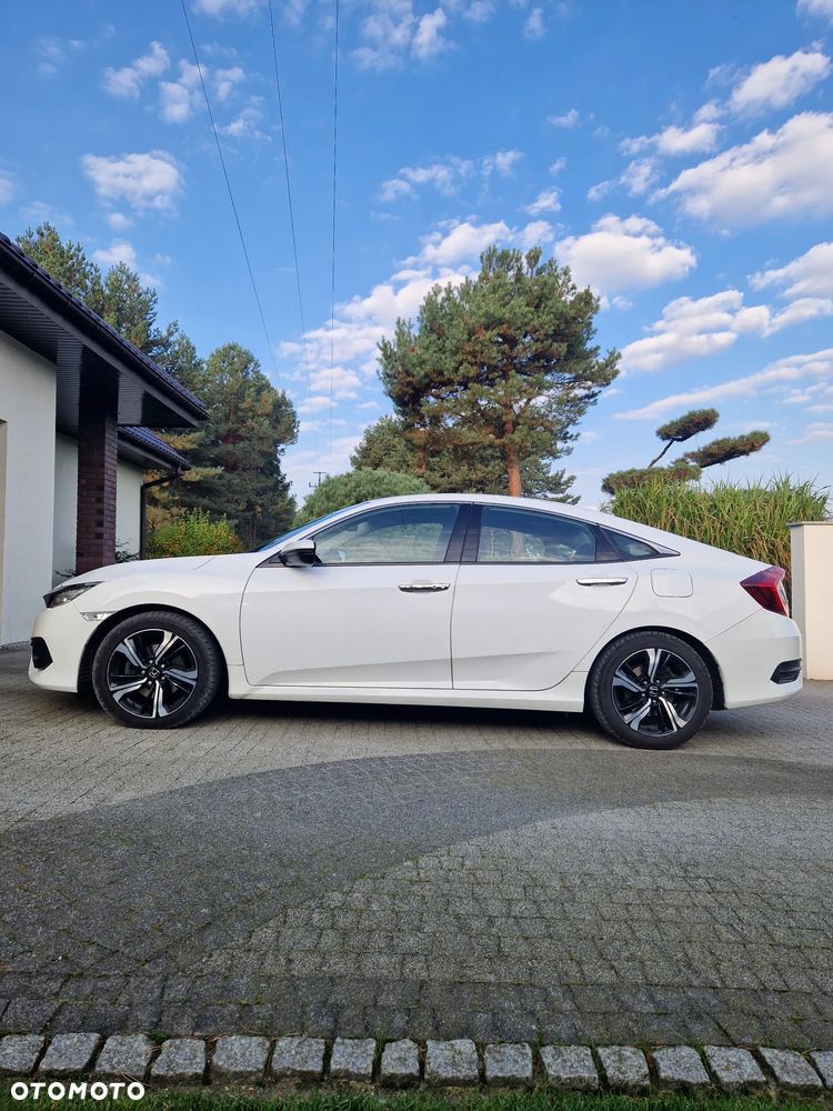 Honda Civic 2018 photo 2