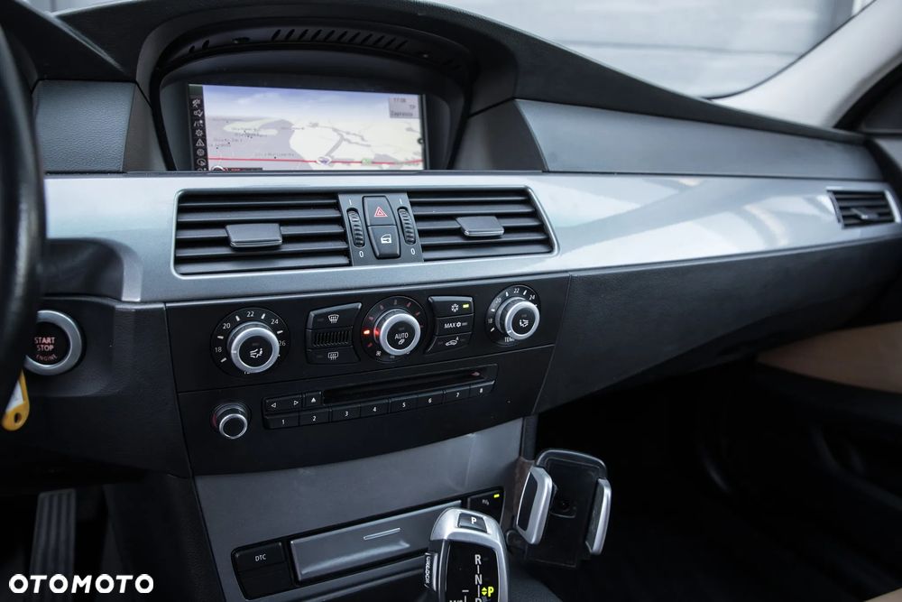 BMW Seria 5 525d xDrive Touring - 20