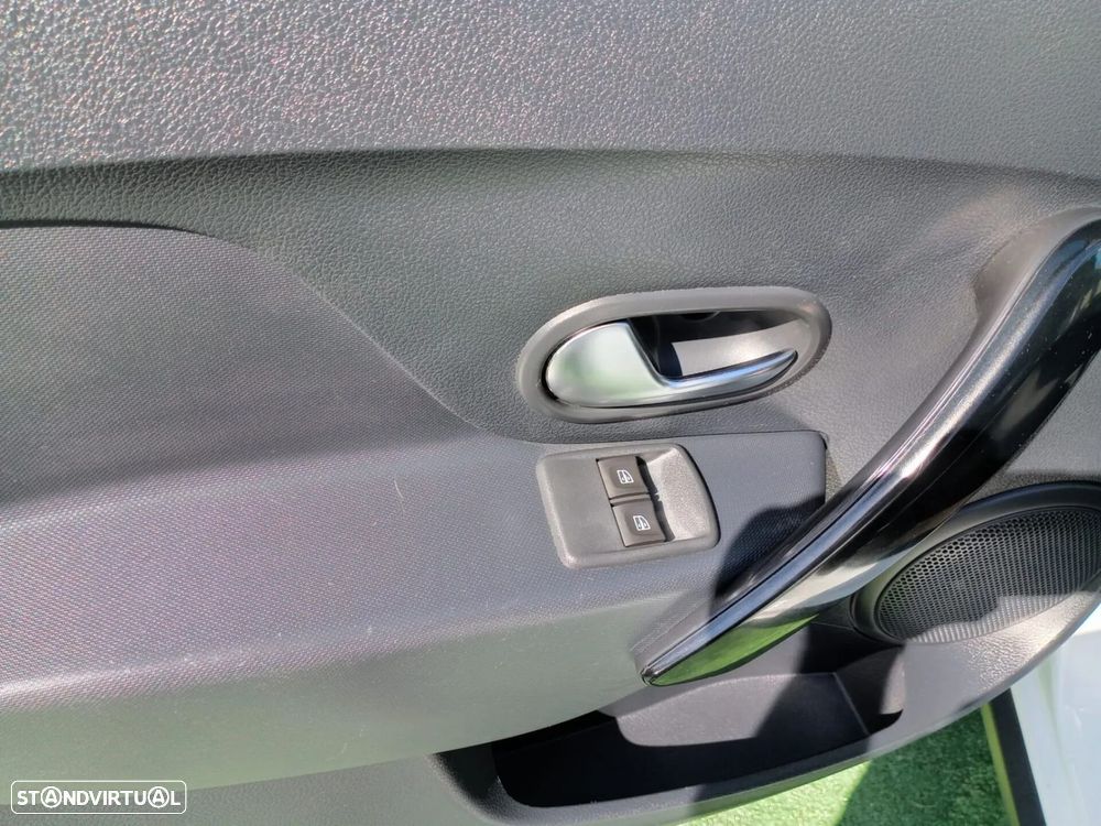 Dacia Sandero 0.9 TCe Stepway - 26