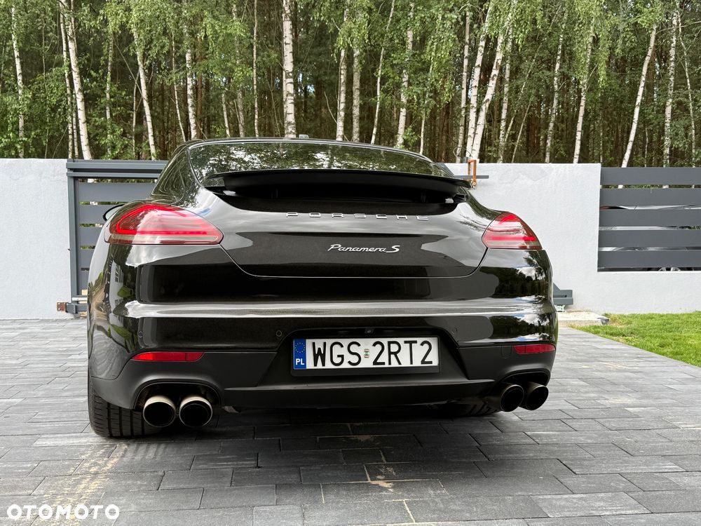 Porsche Panamera S - 4