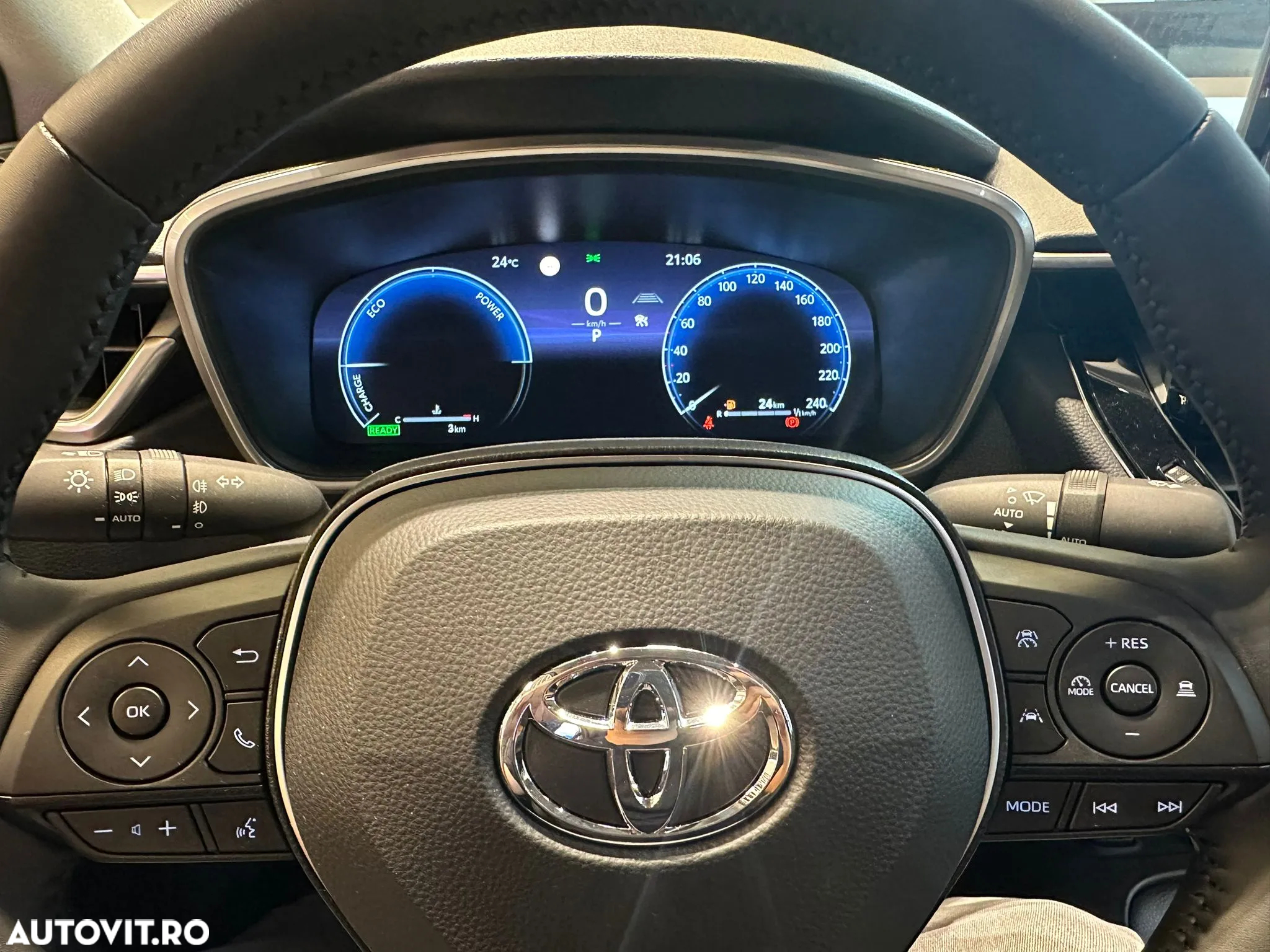 Toyota Corolla Sedan 1.8 HSD Business - 6