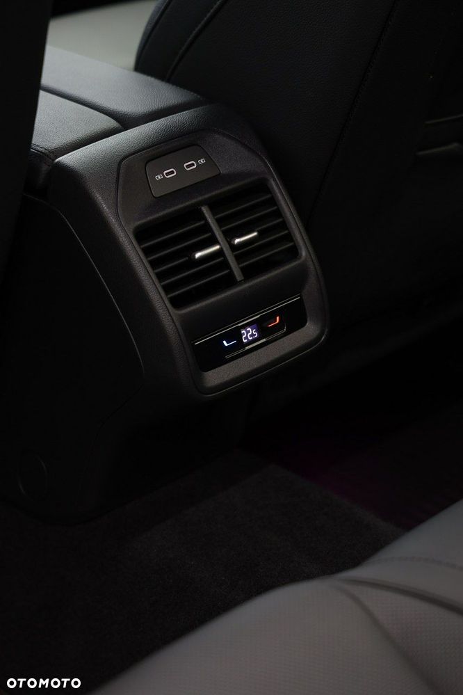 Skoda Superb 2.0 TDI SCR Selection DSG - 38