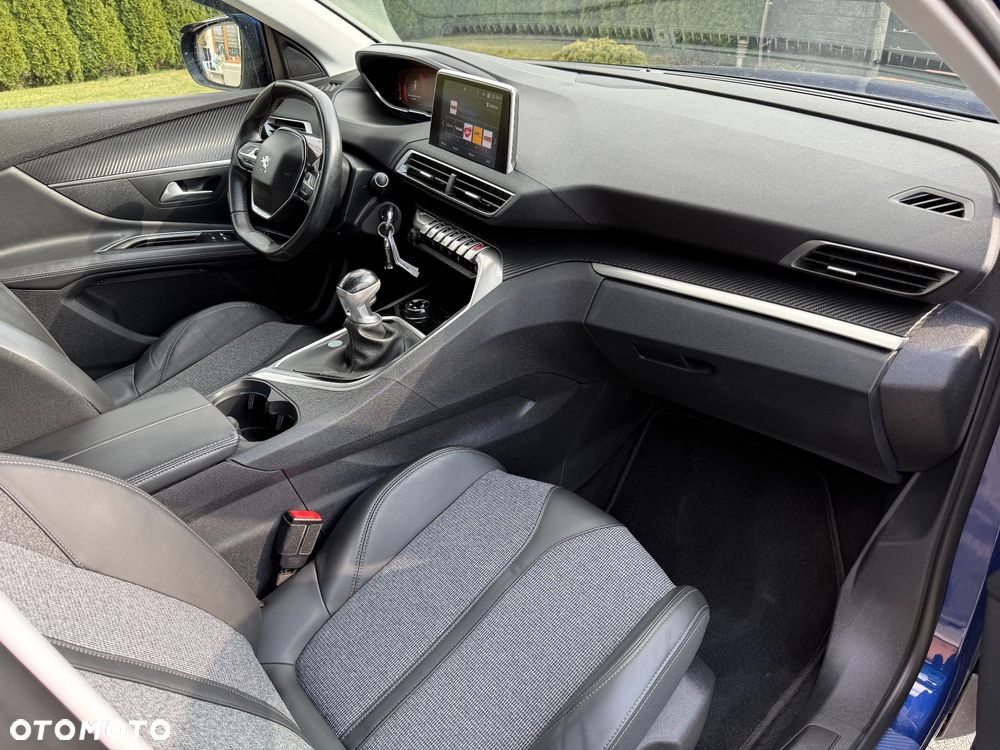 Peugeot 3008 PureTech 130 Stop & Start GPF Roadtrip - 34