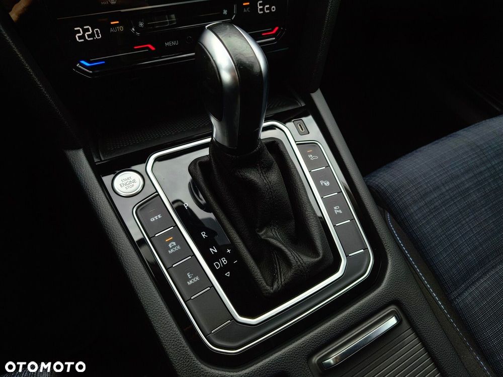 Volkswagen Passat - 22