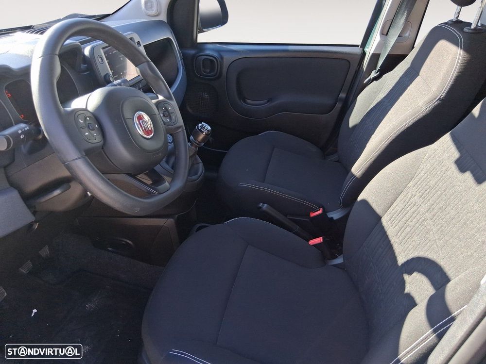 Fiat Panda 1.0 Hybrid City Cross — fotografia 9