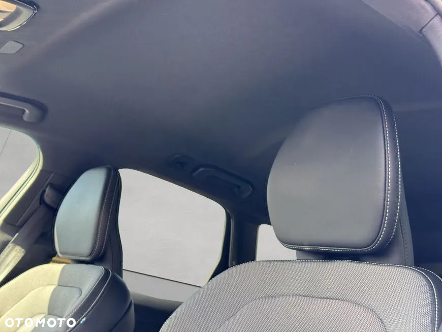 Volvo XC 60 B4 B Plus Dark - 17