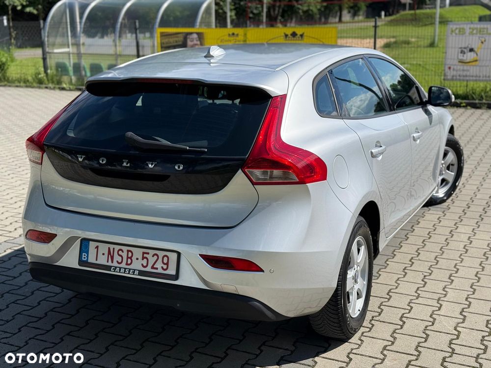 Volvo V40 D2 Momentum - 24