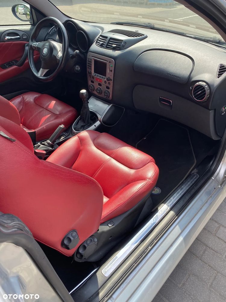 Alfa Romeo GT 1.9JTD 16V Distinctive - 7