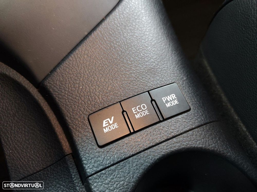 Toyota Auris Touring Sports 1.8 HSD Exclusive+Navi - 32