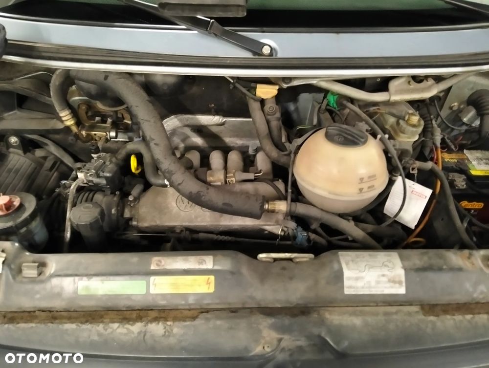 Volkswagen Caravelle - 29