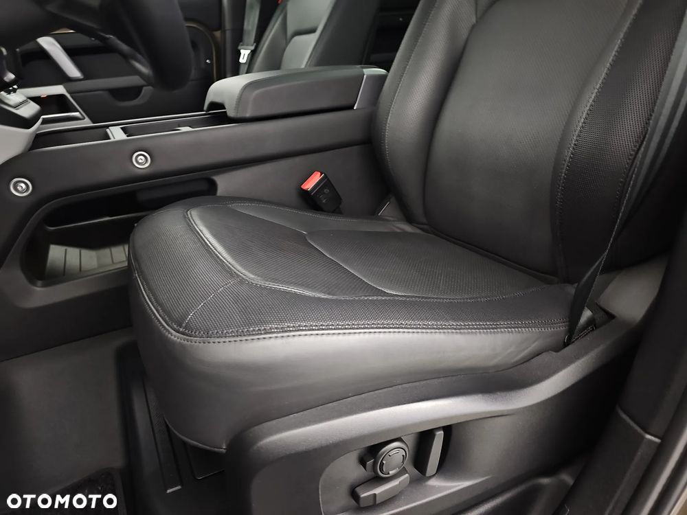 Land Rover Defender 3.0 D300 mHEV X-Dynamic HSE - 9