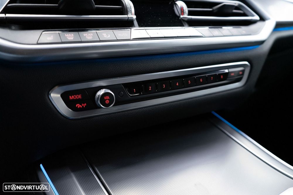 BMW X5 45 e xDrive Pack M - 32