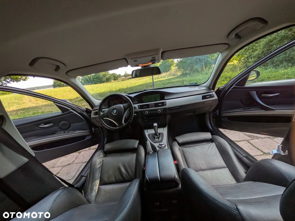 BMW Seria 3 325i - 2