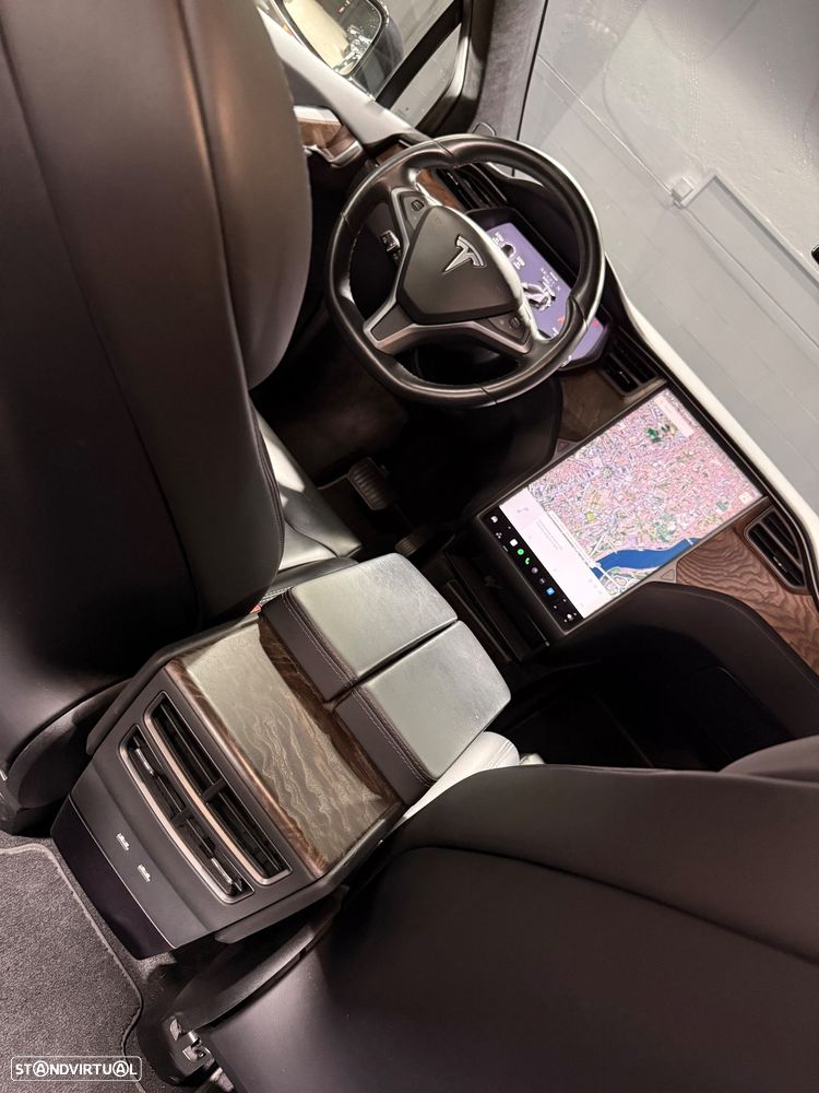 Tesla Model X 100D - 18