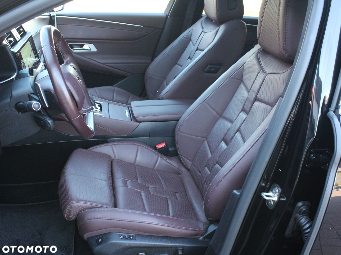 DS Automobiles DS 9 1.6 PureTech Rivoli + - 16
