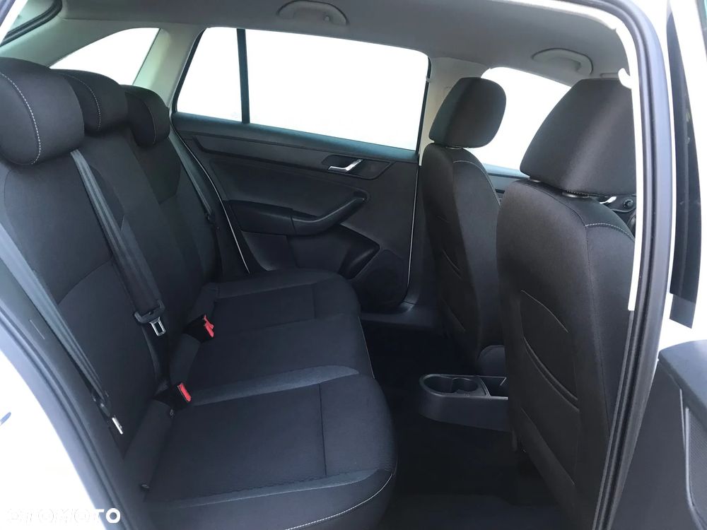 Skoda RAPID 1.2 TSI Edition - 21