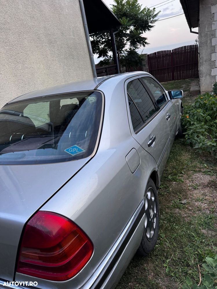 Mercedes-Benz C - 5