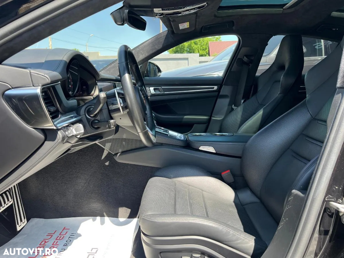 Porsche Panamera - 16