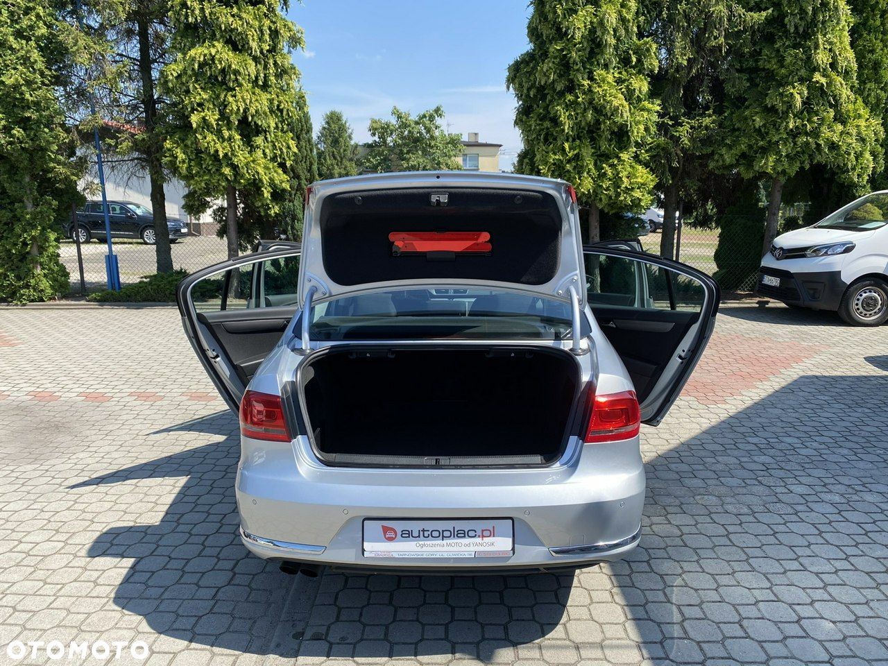 Volkswagen Passat - 32